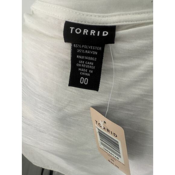 NWT Torrid Daydreamer Photo Roll Cuff Tee Size 00. Graphic Tee - Picture 5 of 5